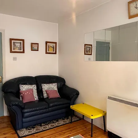 Cute & Cozy Flat In Leafy Greenfields * Galway