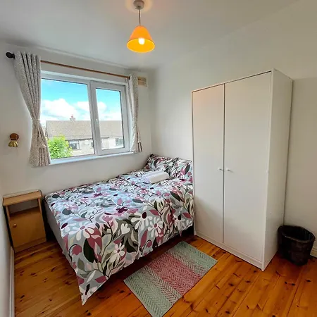 דירה Cozy Flat In Leafy Greenfields