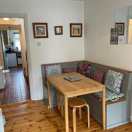 Cozy Flat In Leafy Greenfields Appartement *